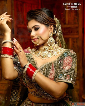 Bridal makeup course in South Campus Delhi Bridal makeup course in South Campus Delhi