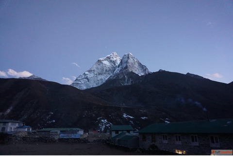 Gokyo Cho La pass Trekking via Everest Base Camp Kala patthar