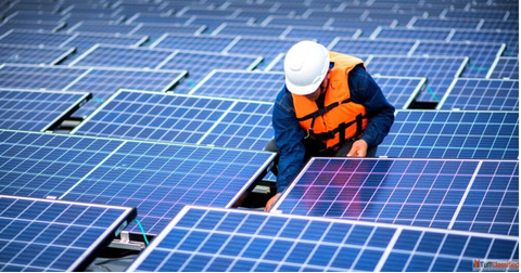 Solar Panels Cleaning and Maintenance Tips