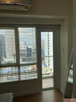 1BR Rent with balcony 39sqm Grand Midori Makati PHP30K fully furnished inverter