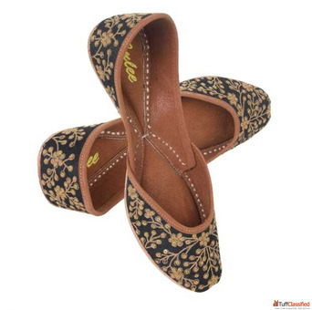 Get premium quality Juttis at affordable price 500 designs available