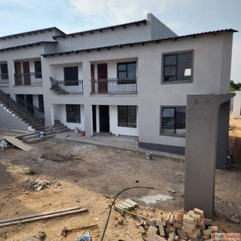 Water Proofing and Roof Coating Systems 0716430943