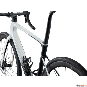 2024 Giant Defy Advanced Pro 1 Road Bike PIENARBIKESHOP
