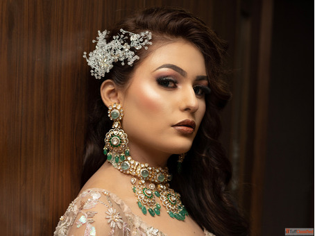 Unlock Your Beauty Potential with the Best Makeup Artist Course in Delhi