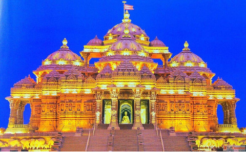 Female tourist guide in delhi The Delhi Way