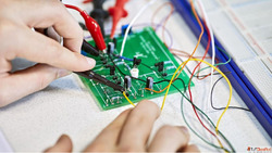 Powering the Future BEng in Electrical and Electronic Engine...