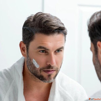 Exfoliating Men's Face Wash for Clear and Refreshed Ski...