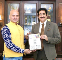 Sandeep Marwah Applauds AAFTian Amit R. Agrwal's Dedica...