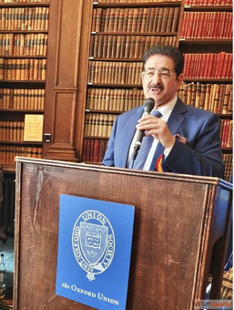 Dr. Sandeep Marwah Delivers Inspirational Address at the Iconic Oxford Union Society