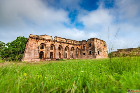 Hindola Mahal Mandu - The Swinging Palace of Medieval India