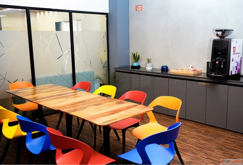 Coworking Space With Meeting Rooms for Productive Collaboration