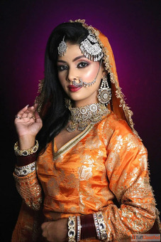 Lakmé Academy - Best Makeup Course in Mayur Vihar