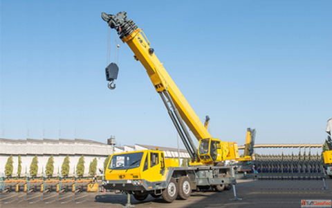 mounted crane truck