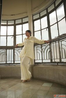 Discover the Best Linen Women's Shirts in India- Effortless Style and Comfort