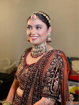Professional makeup artist pune