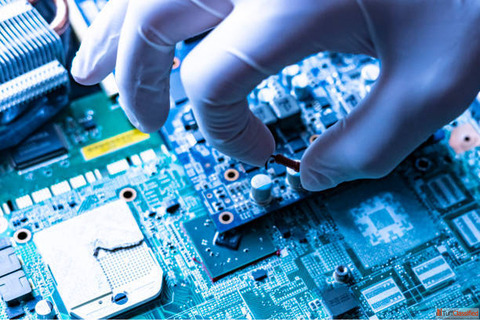 Why Aimtron Leads PCB Assembly Manufacturing in Illinois