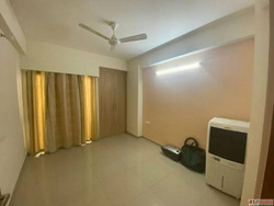 What are the names of some top Villas in greater noida