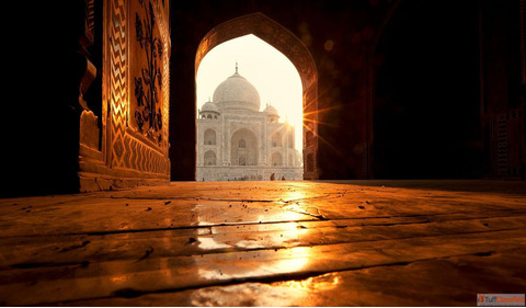 Taj Mahal Sunrise Tour from Delhi
