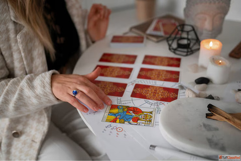 Best Tarot Card Reader in Gurgaon - Garima Goyal - Delhi