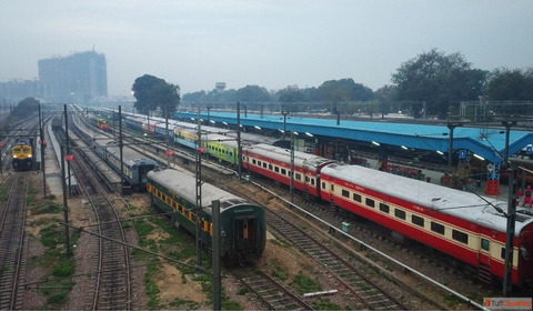 Gatiman train tour