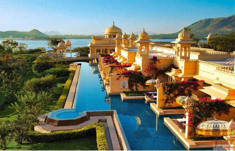 Rent a Car with Driver in Jaipur for Easy Exploration