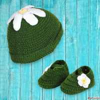woolen cap and shoe set