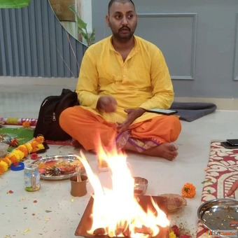 Looking for Hindi Pandit in Bangalore Call for Home Temple Pujas