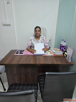 Gynecologist in Wakad Dr. Meenal Warade - Best Gynaecologist...