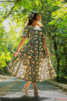 Buy Black Floral Corset Dress With Removable Sleeves Online By Odhanon