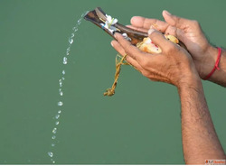 Pandit for Tarpan in Prayagraj Triveni Sangam - Vedaangam