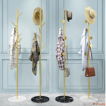 Hook Display Stand Sleek. Strong. Stylish