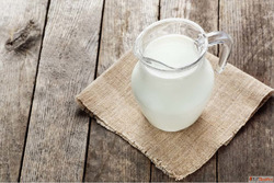 How Can Goat Milk Benefit Your Skin and How Should You Use I...