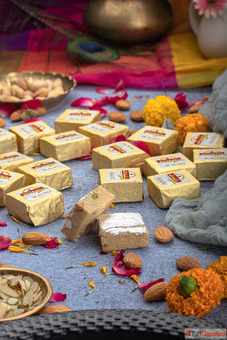 famous sweet shop in Lucknow