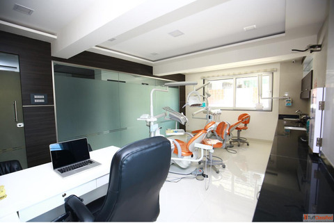 Dental Clinic in Vashi