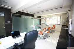 Dental Clinic in Vashi