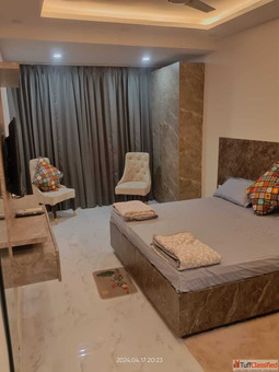 Best PG for Boys Girls Couples - Zing Coliving Near Galleriya Market