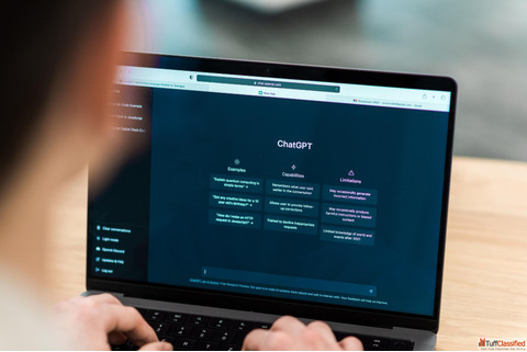 ChatGPT vs Dark GPT Key Differences in AI Chatbots Explained