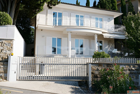 Cantilever Gate Smooth Durable Entrance Solutions