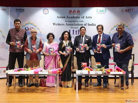 Book "Duniya Ke Dekhe Rang Hazar" by Meenakshi Joshi Released at 11th Global Literary Fest