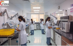 Nursing and Paramedical College Etawah Modern Labs and Clini...