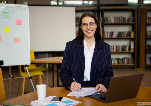 Best University for BBA in Human Resource Management