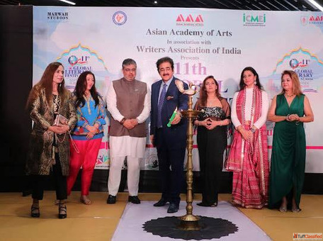 A Vibrant Fashion Show Adds Glamour to 11th Global Literary Festival Noida 2025