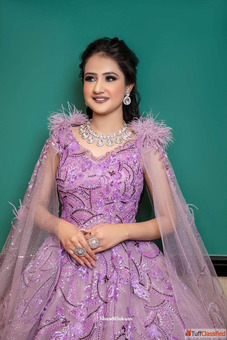 Get premium wedding makeup services from a top makeup artist in Noida today