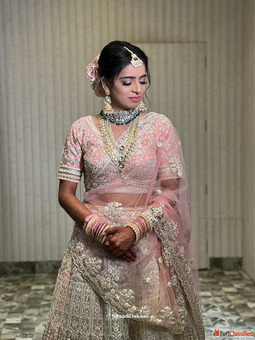 A professional makeup artist in Nagpur can craft your dream bridal wedding look