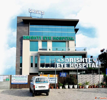 Eye Surgeon at Drishti Eye Hospital