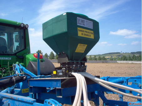 T15 SEED DRILL AND MICROGRANULATOR
