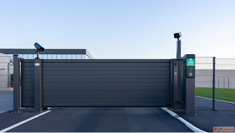 Metafabtech Automatic Sliding Gates - Smart Entry Maximum Security