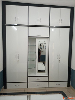 Professional Mounted Almirah Manufacturer in Delhi for Homes and Offices