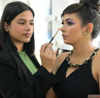 Makeup Artist Courses Near Me - Professional Training at Patna Orane