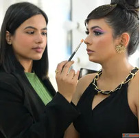 Makeup Artist Courses Near Me - Professional Training at Pat...